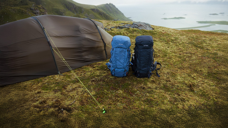 best mid size hike pack AU