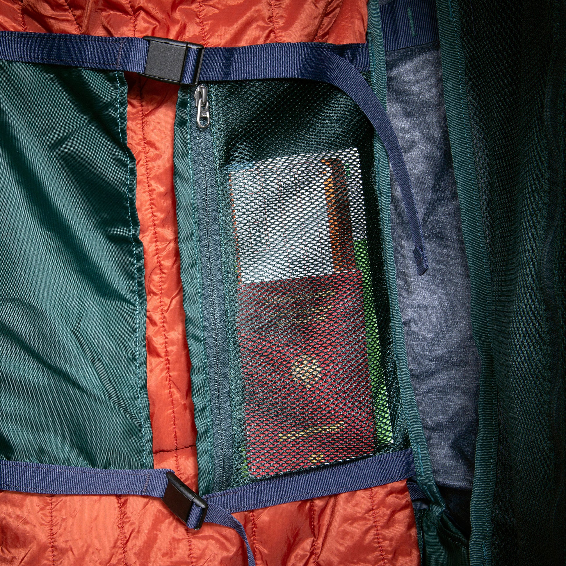 Close up of mesh zipped poked on inside of Tatonka Duffel Roller